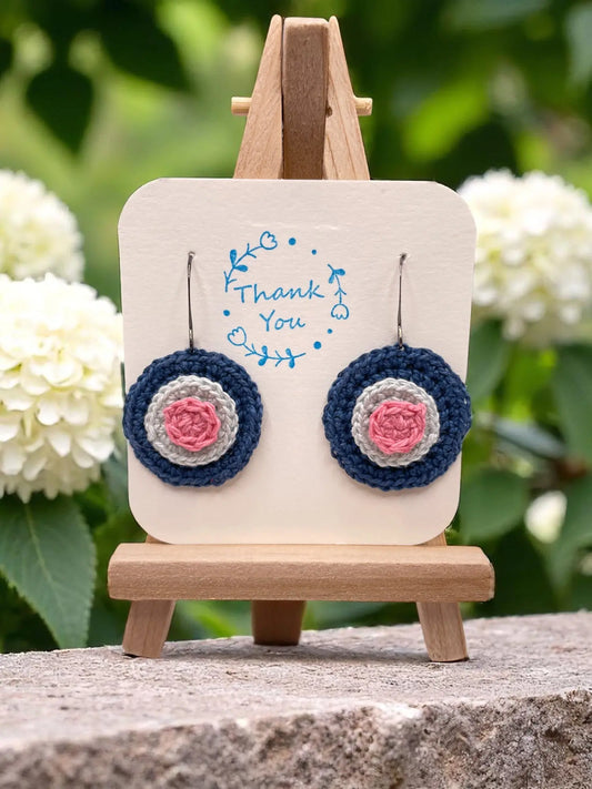 3D Circle with navy base Tangles & Twine