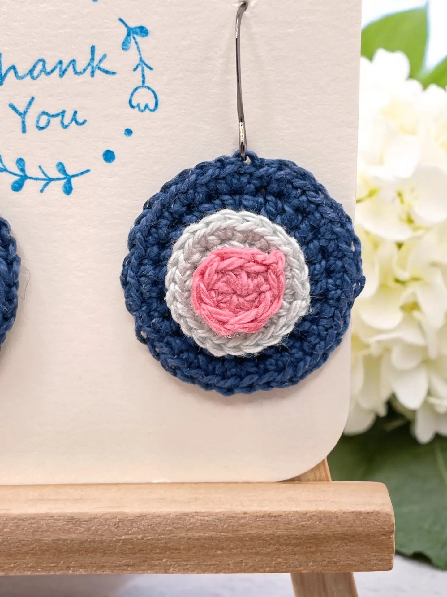 3D Circle with navy base Tangles & Twine
