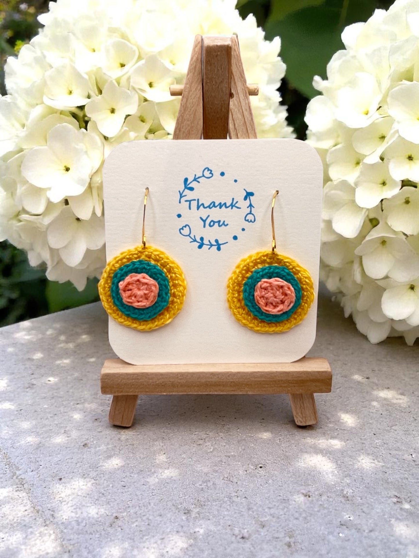 3D Circle with mustard base
