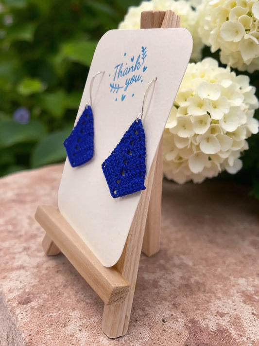 Simple triangle blue (small) Tangles & Twine