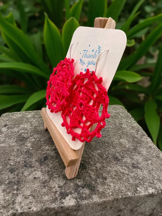 Circular earring in red Tangles & Twine