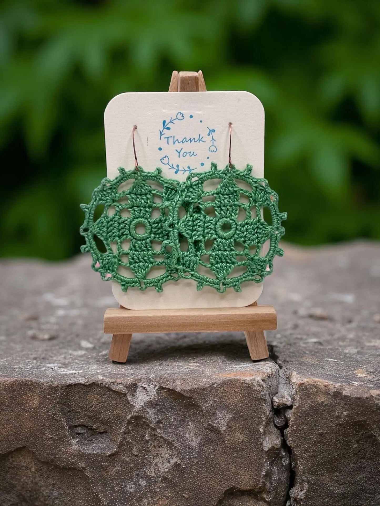 Circular earring in green Tangles & Twine