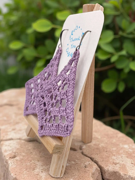 Fancy triangle in lavender Tangles & Twine