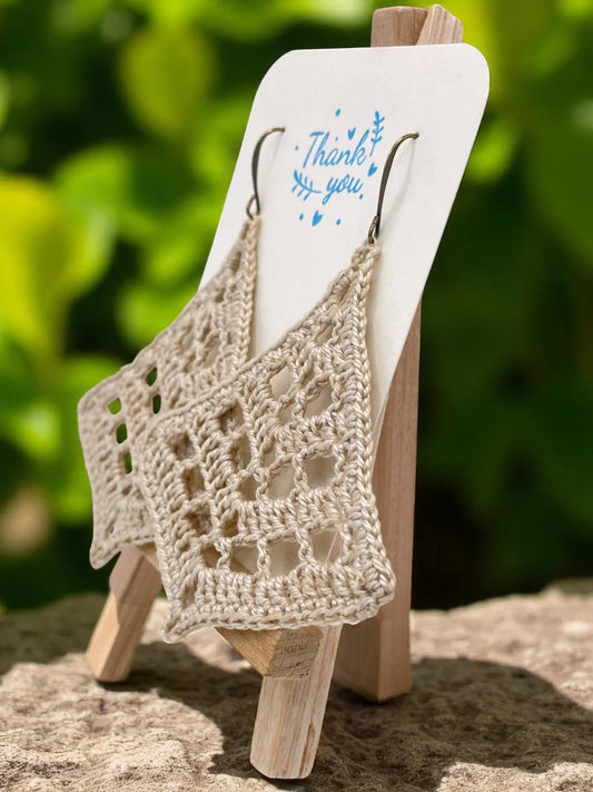 Fancy triangle in khaki Tangles & Twine