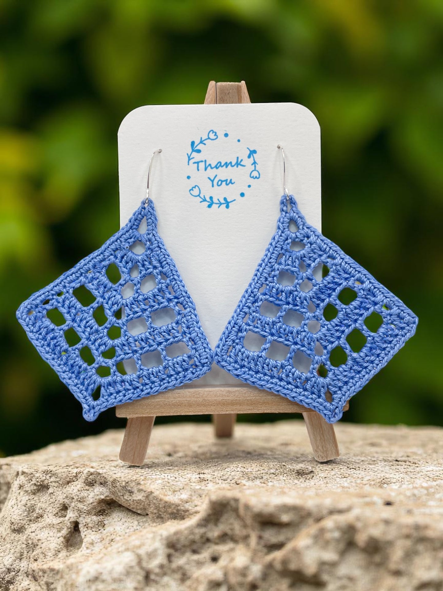 Fancy triangle in cornflower blue