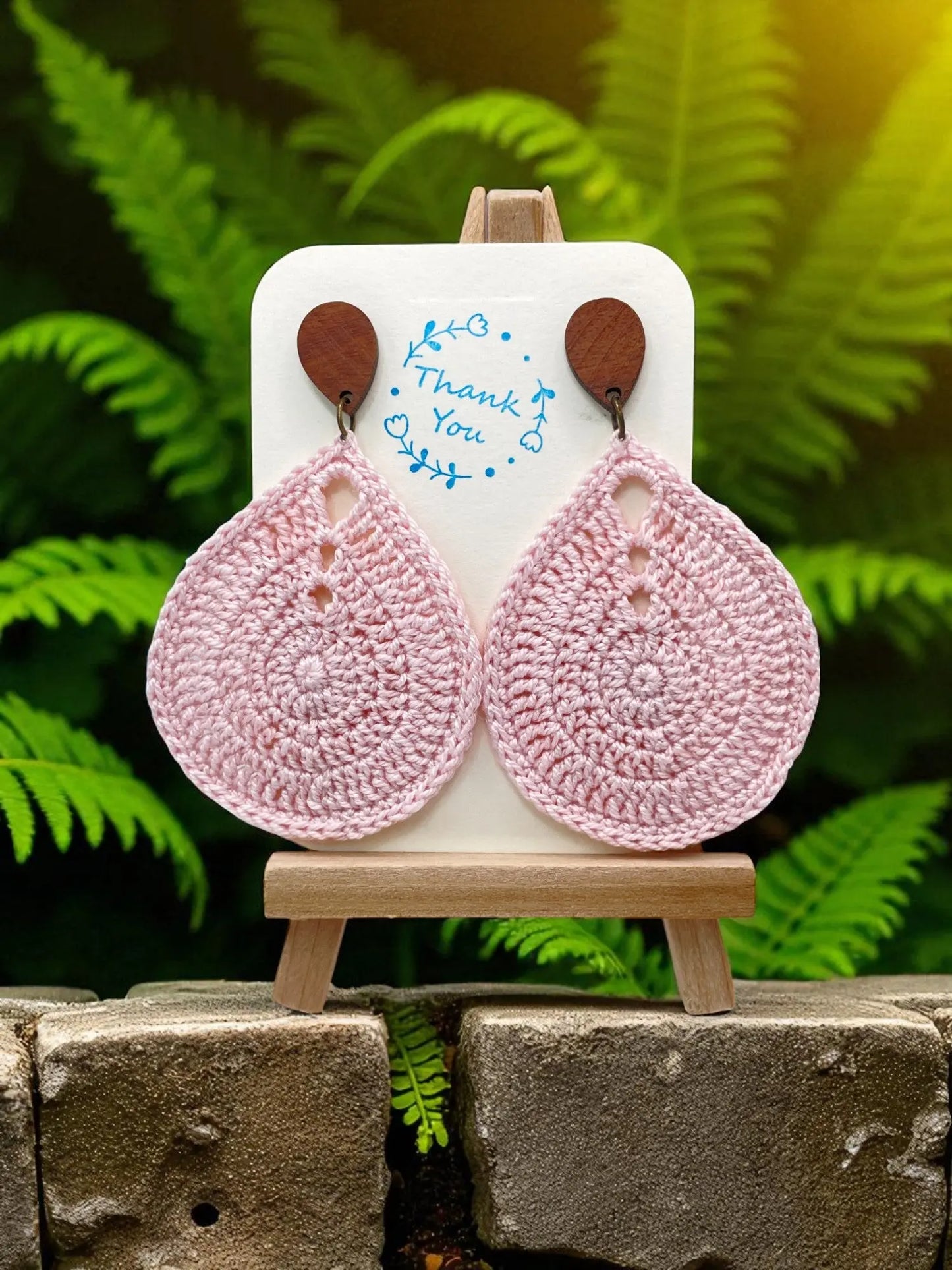 Solid teardrop in pink (large) Tangles & Twine