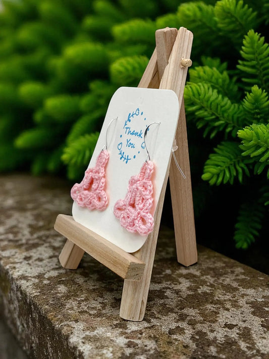 Celtic Triangle in pink Tangles & Twine