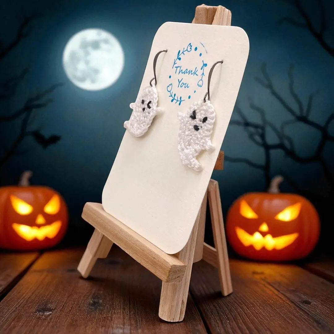 Smiling Ghost (small) (#3) Tangles & Twine