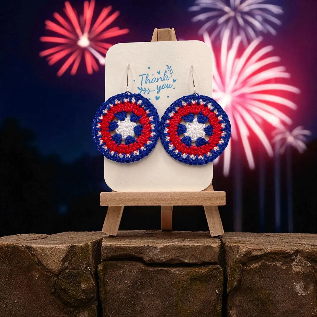 4th of July Intricate Discs (#7) - Tangles & Twine