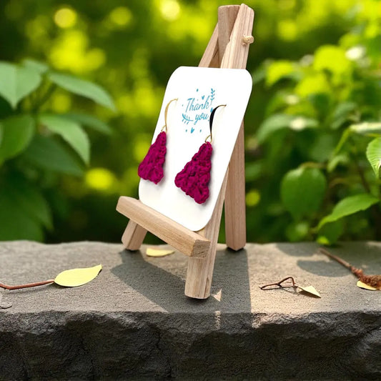 Celtic Triangle in fuchsia Tangles & Twine