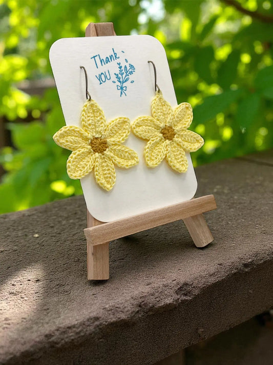 Large dangly yellow flower - Tangles & Twine