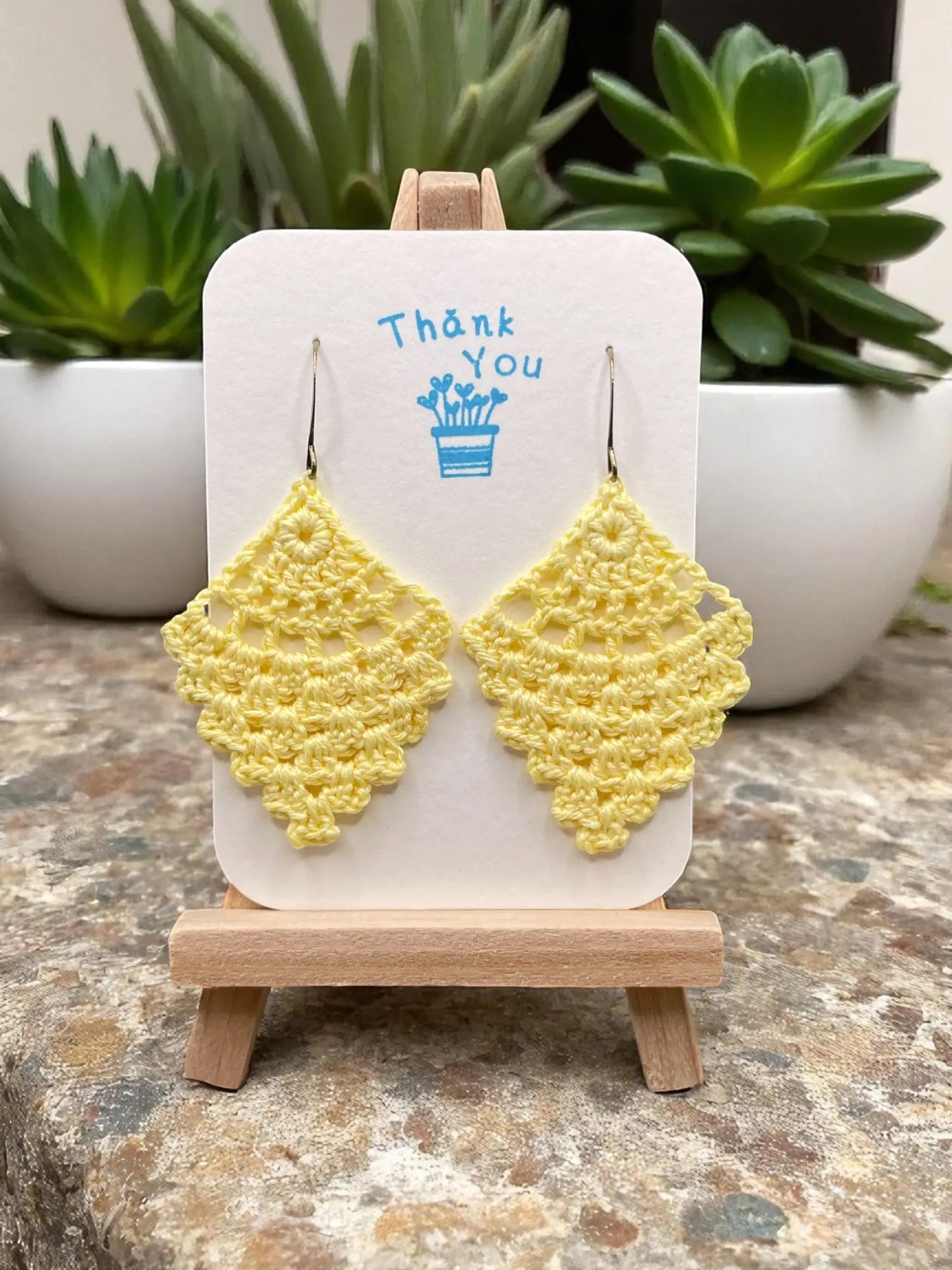 Chandelier earring in pale yellow Tangles & Twine