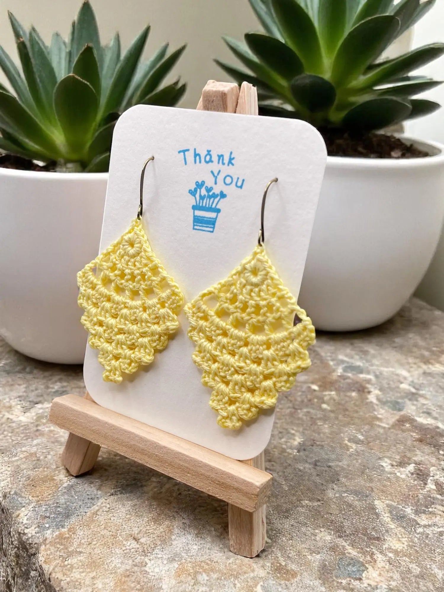 Chandelier earring in pale yellow Tangles & Twine