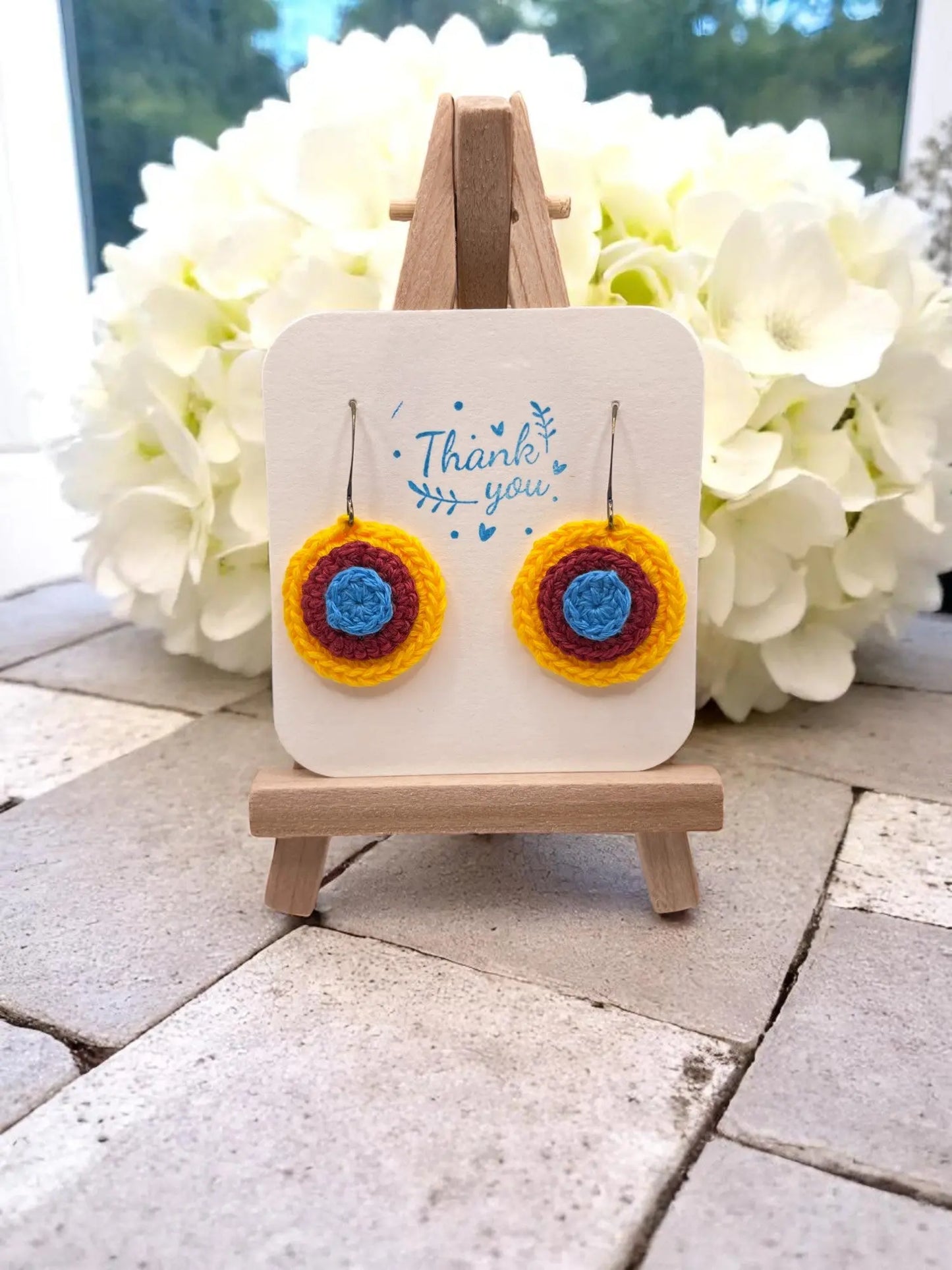 3D Circle with yellow base Tangles & Twine