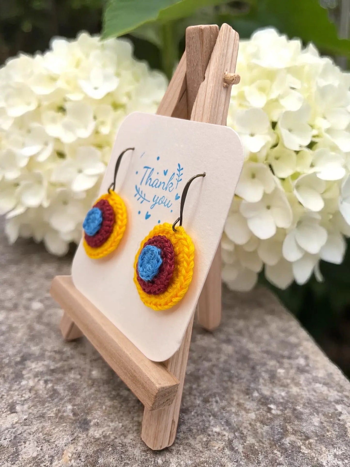 3D Circle with yellow base Tangles & Twine