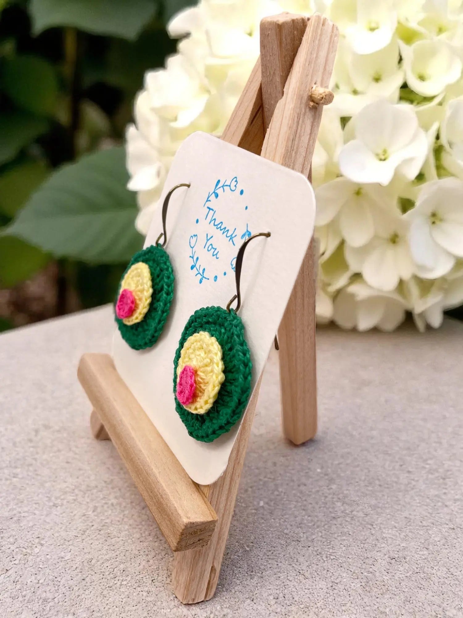 3D Circle with dark green base Tangles & Twine