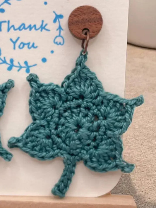 Maple Leaf in green (#4) Tangles & Twine