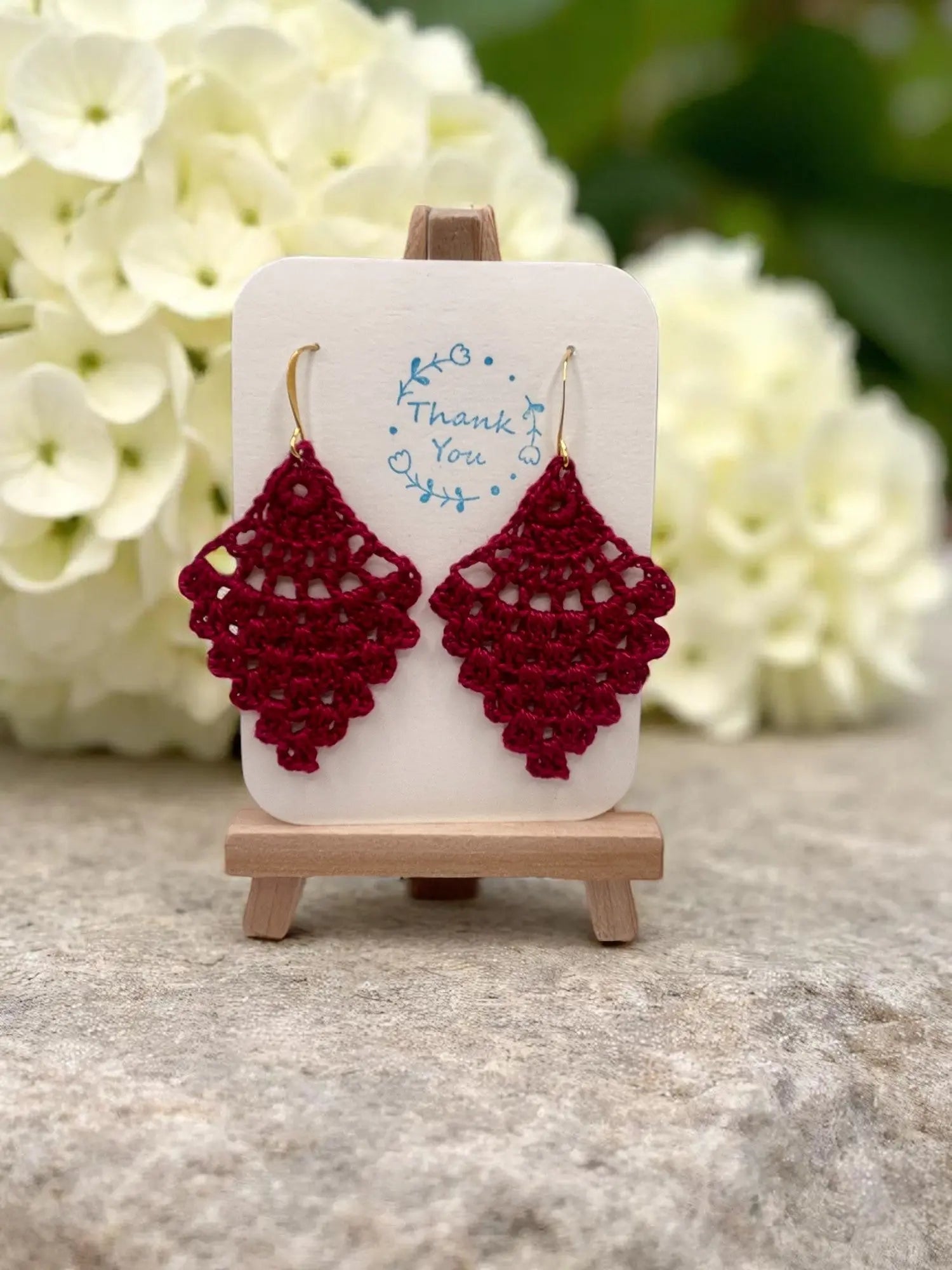 Chandelier earring in maroon Tangles & Twine