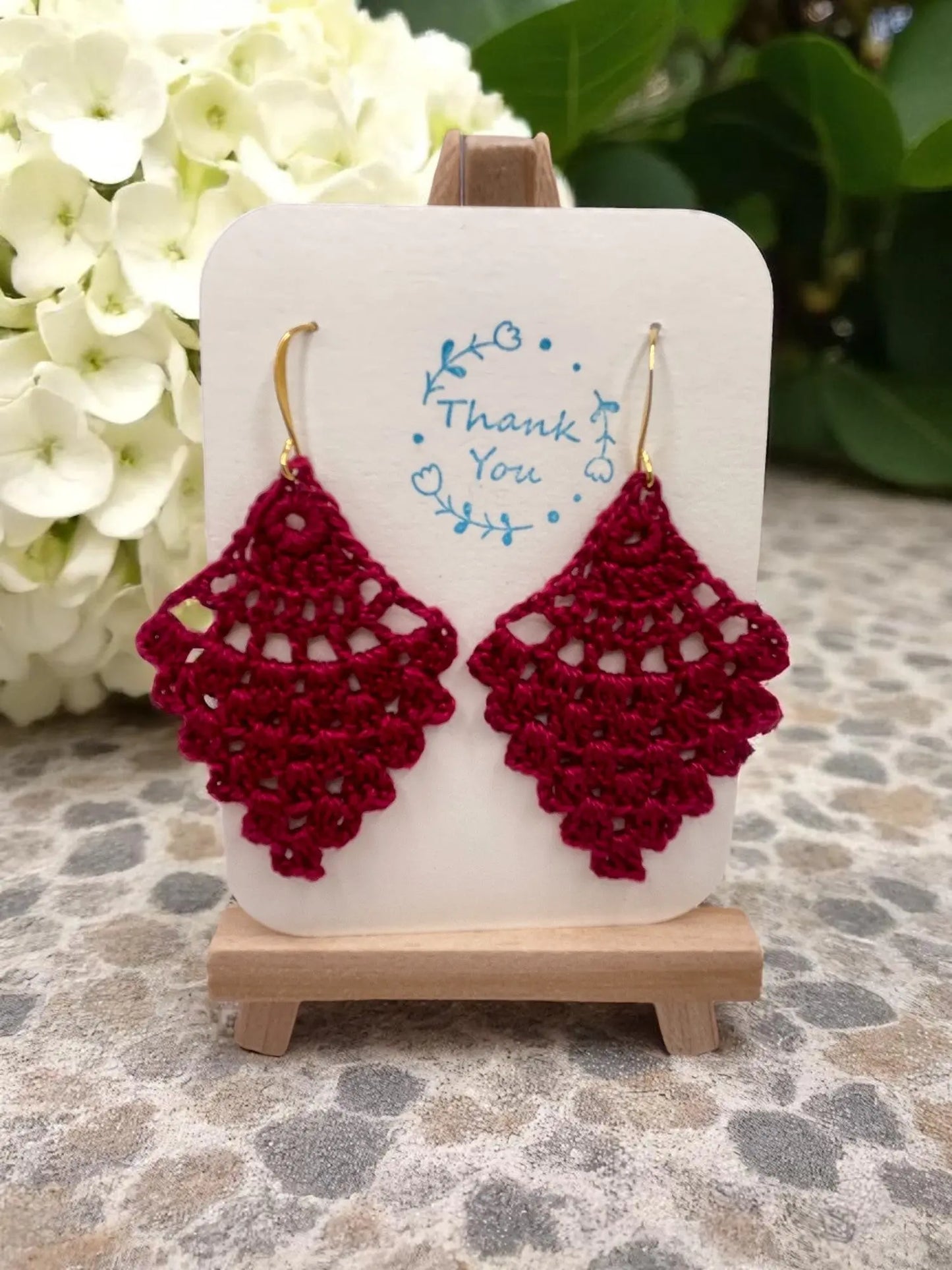 Chandelier earring in maroon Tangles & Twine