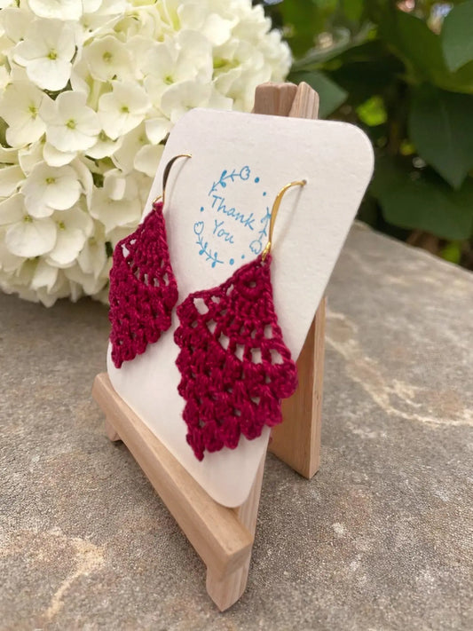 Chandelier earring in maroon Tangles & Twine