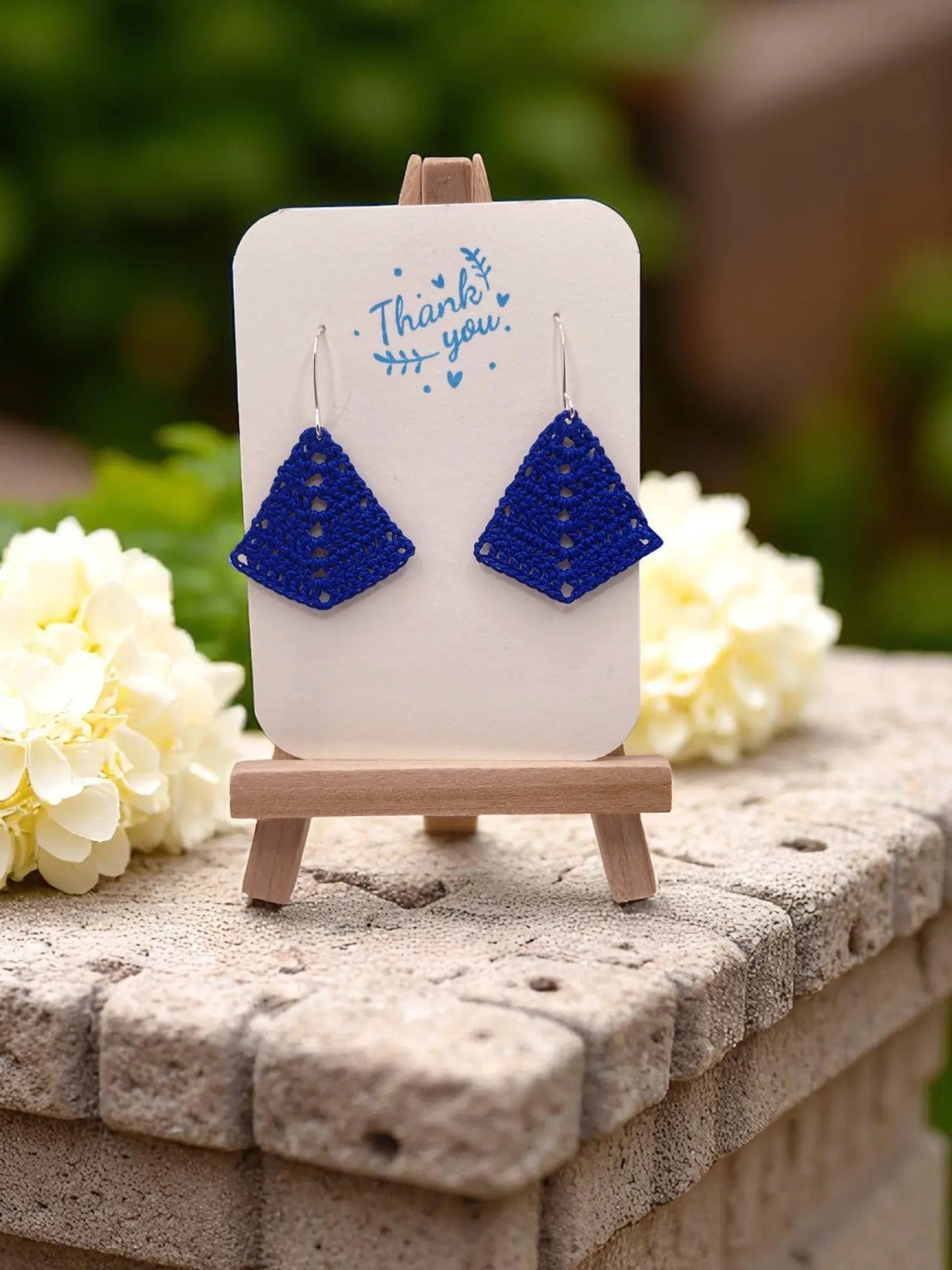 Simple triangle blue (small) Tangles & Twine