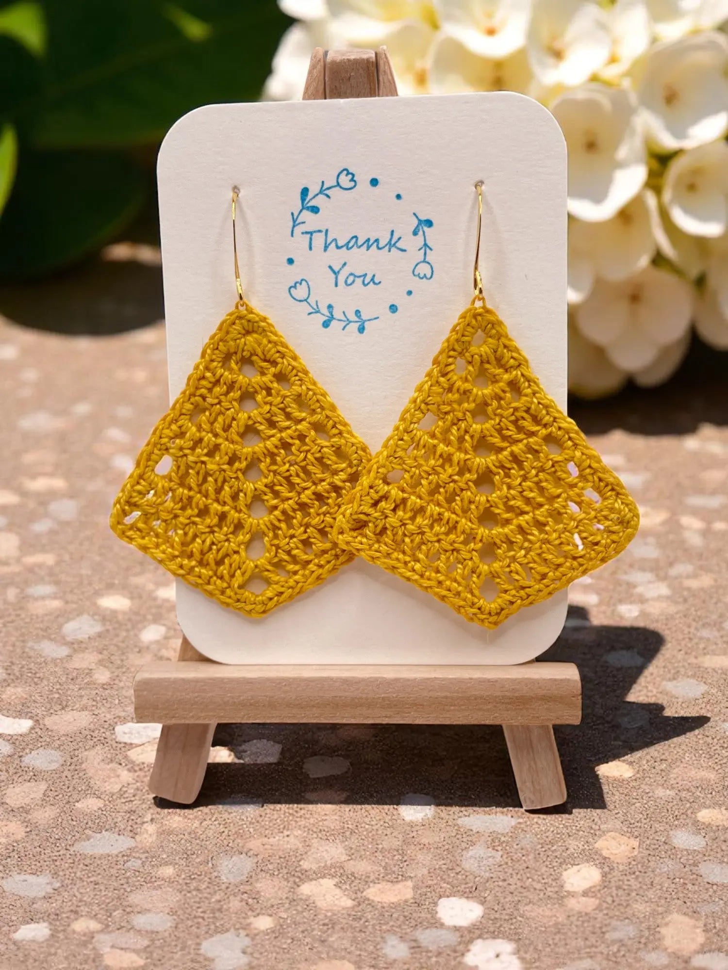 Simple triangle in mustard Tangles & Twine