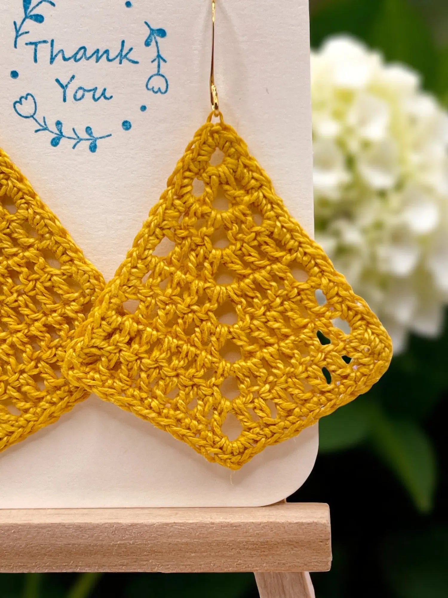 Simple triangle in mustard Tangles & Twine