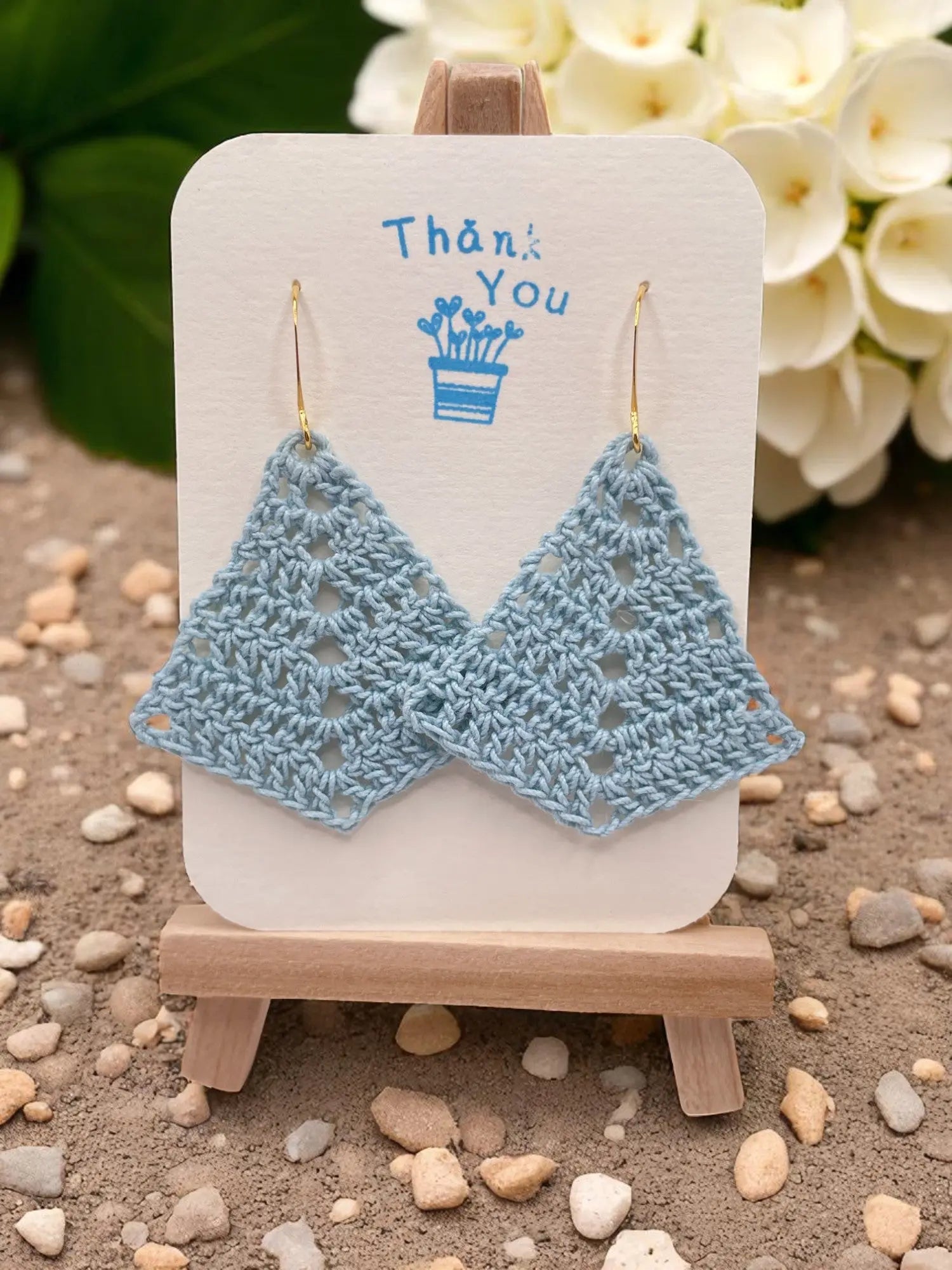 Simple triangle in light blue Tangles & Twine