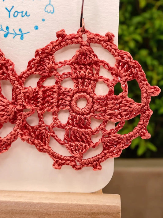 Circular earring in copper Tangles & Twine