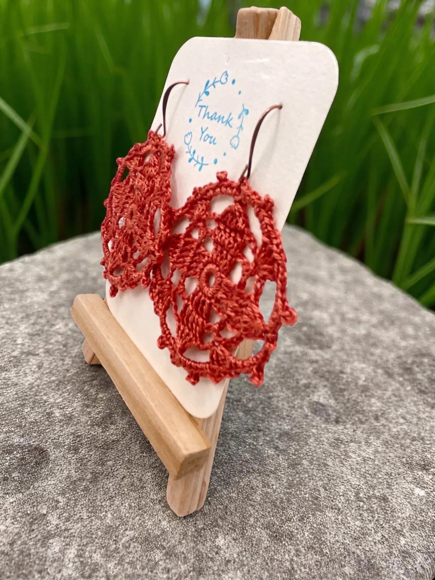 Circular earring in copper Tangles & Twine