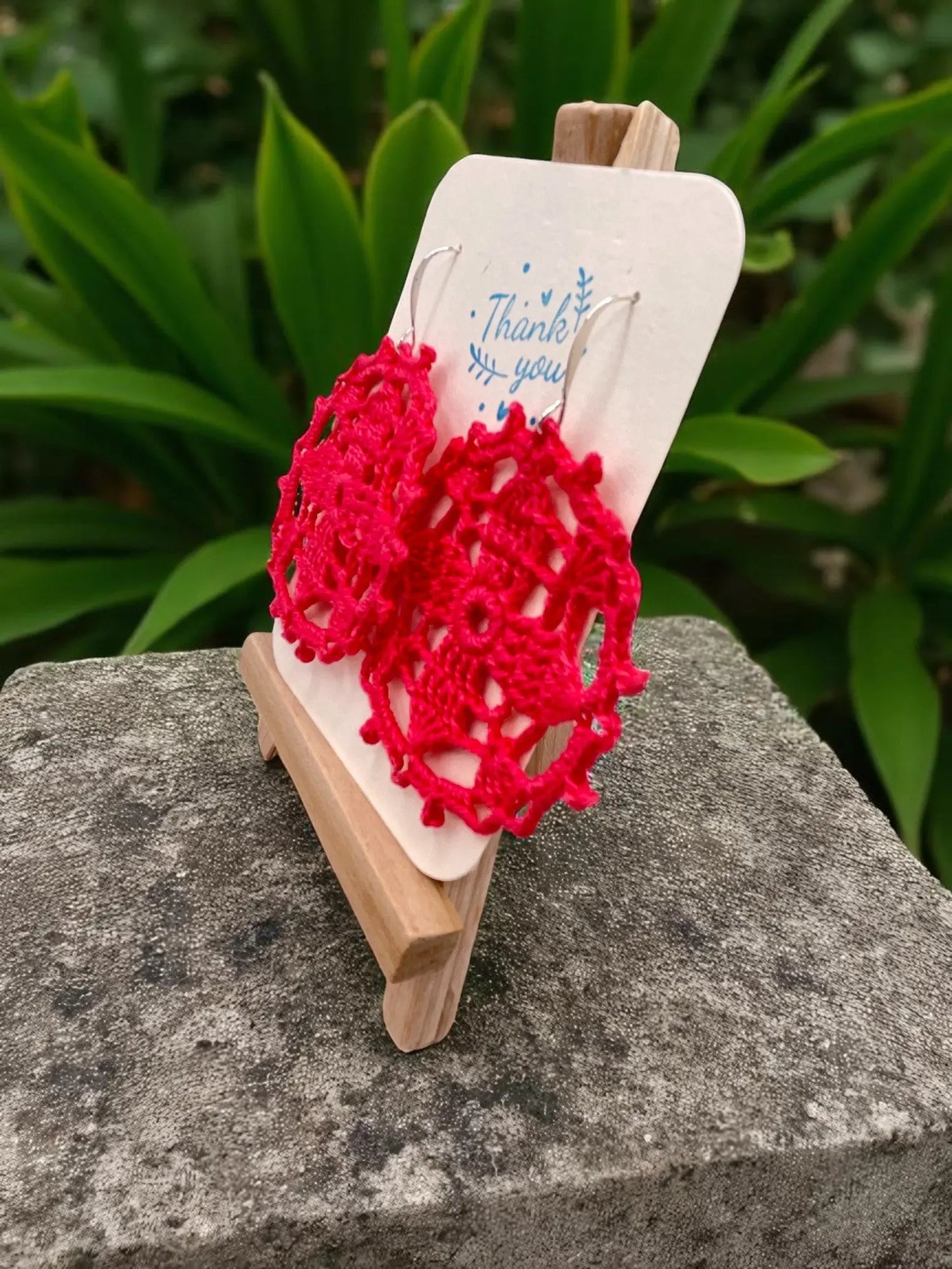 Circular earring in red Tangles & Twine