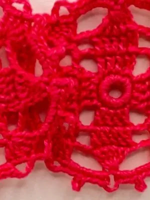 Circular earring in red Tangles & Twine