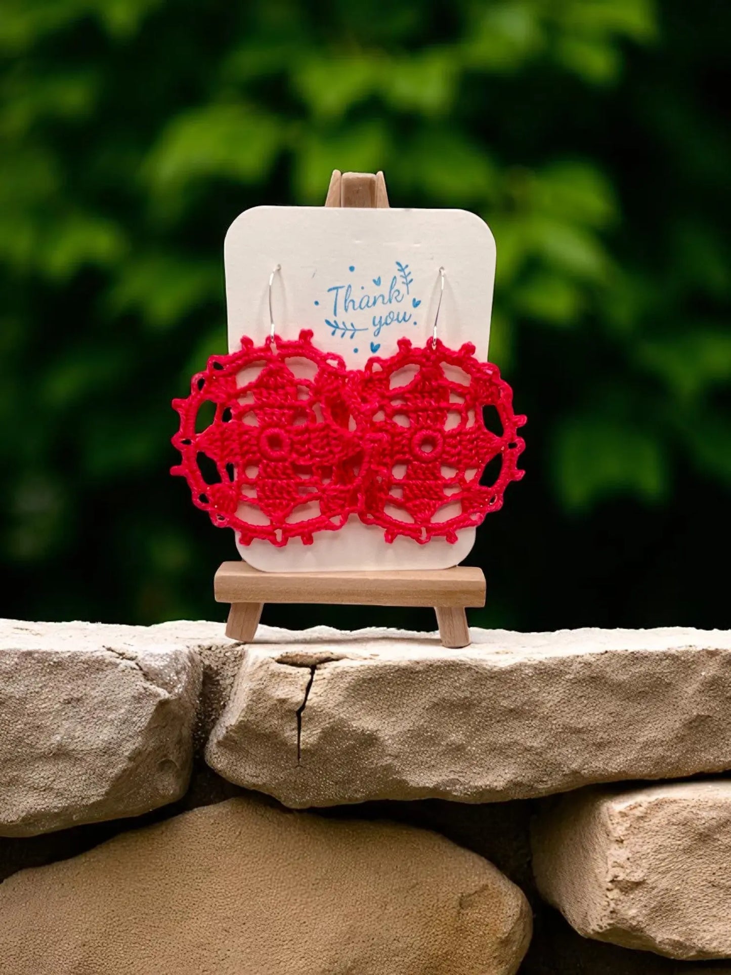 Circular earring in red Tangles & Twine