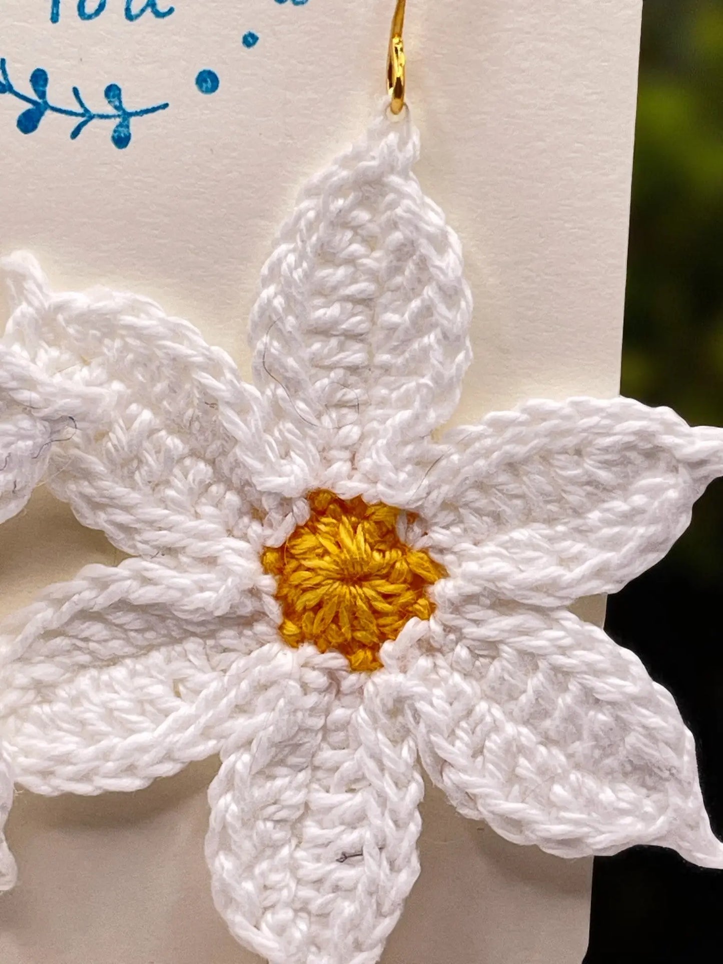 Large dangly white flower Tangles & Twine