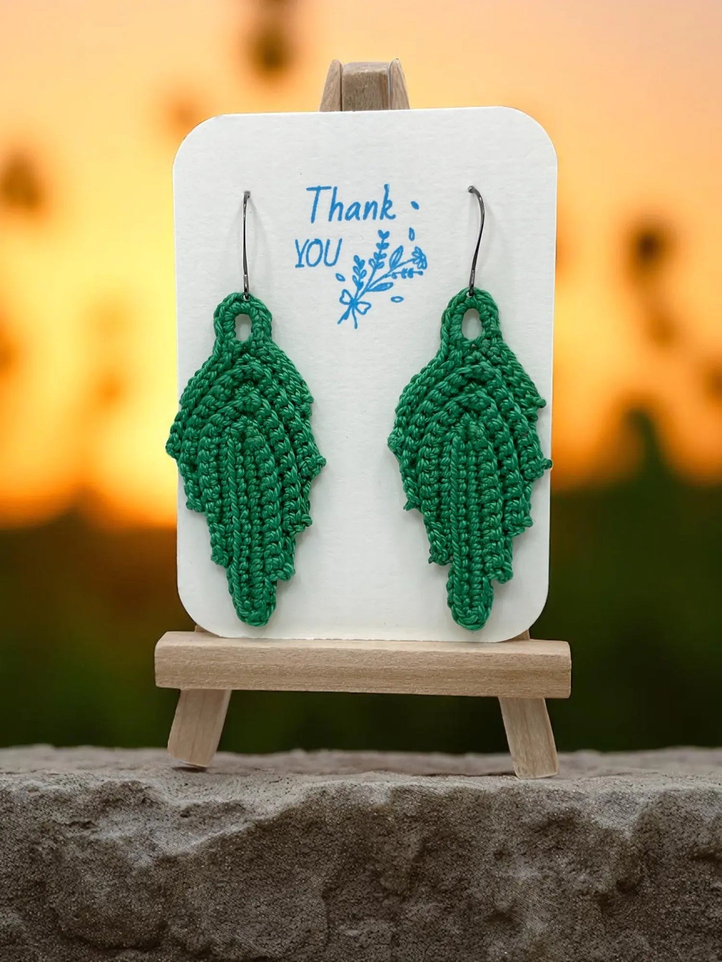 Modern leaf in green Tangles & Twine