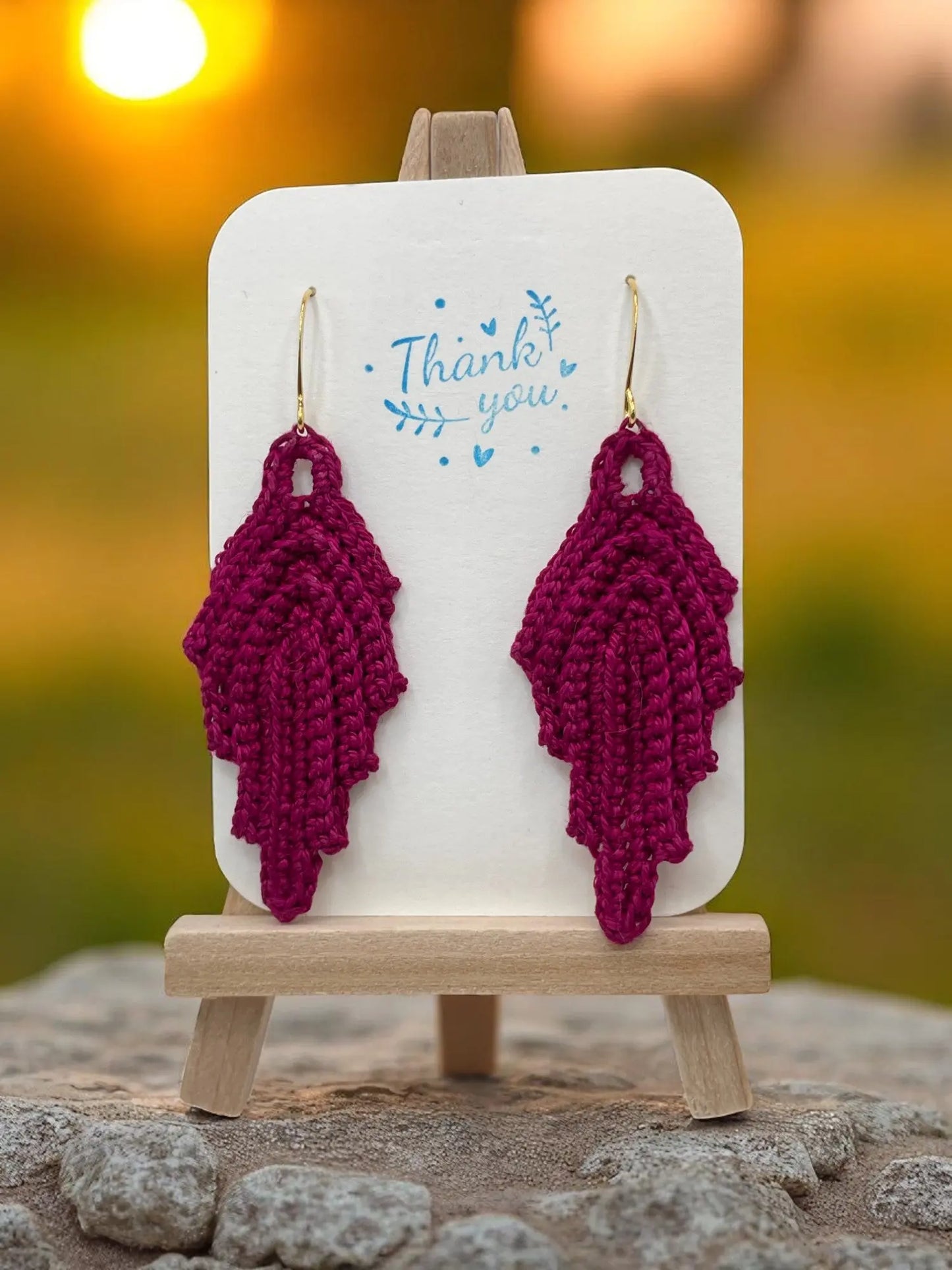 Modern leaf in fuchsia Tangles & Twine