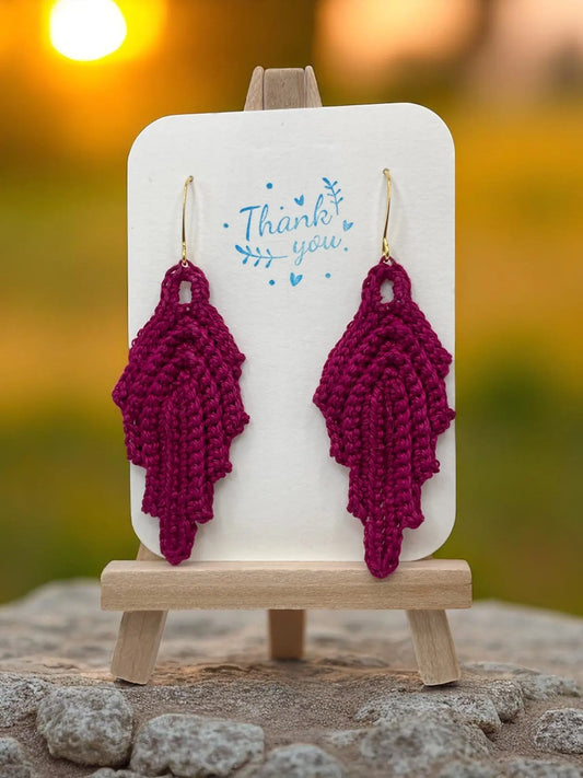 Modern leaf in fuchsia Tangles & Twine