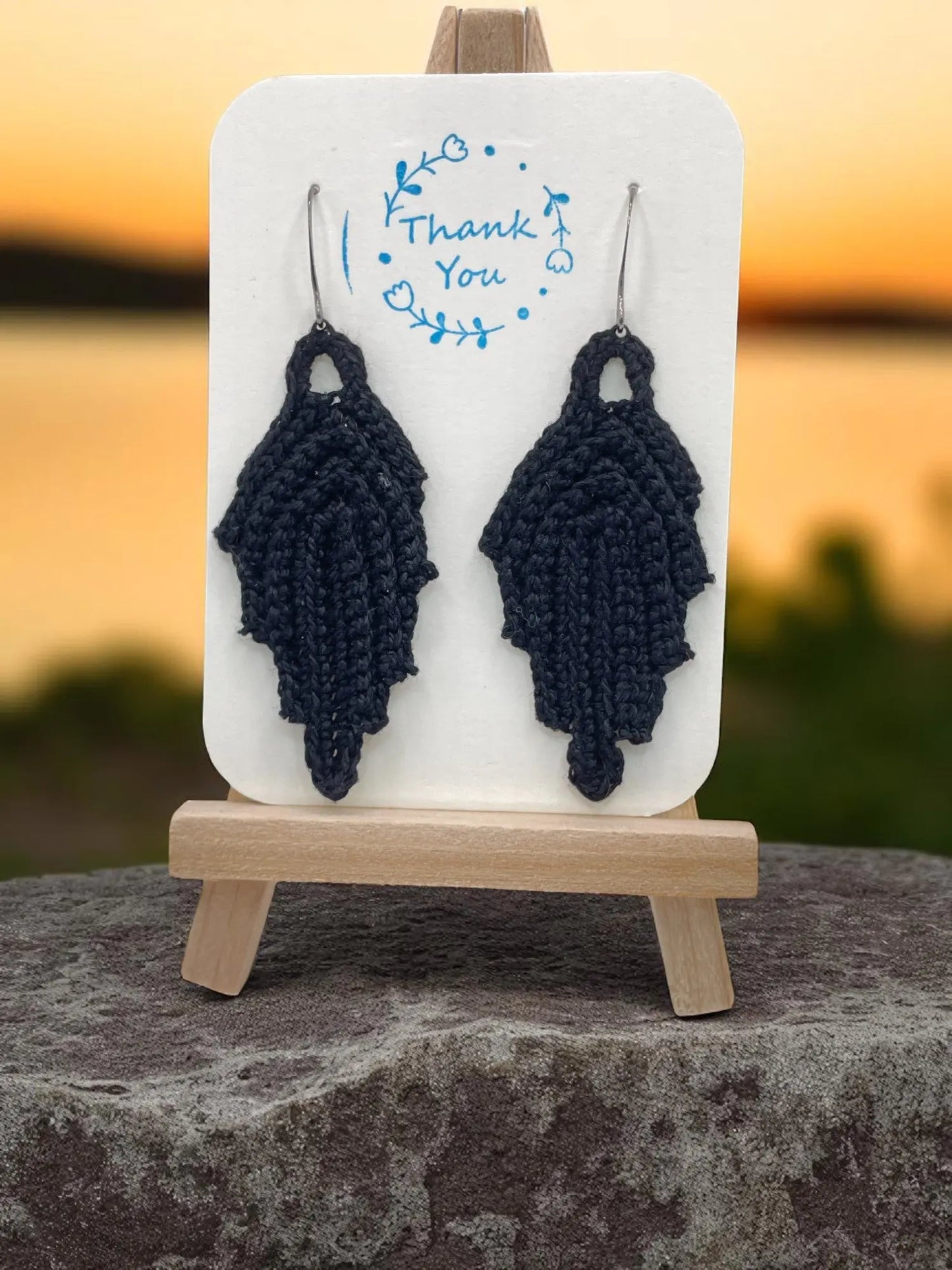 Modern leaf in black Tangles & Twine