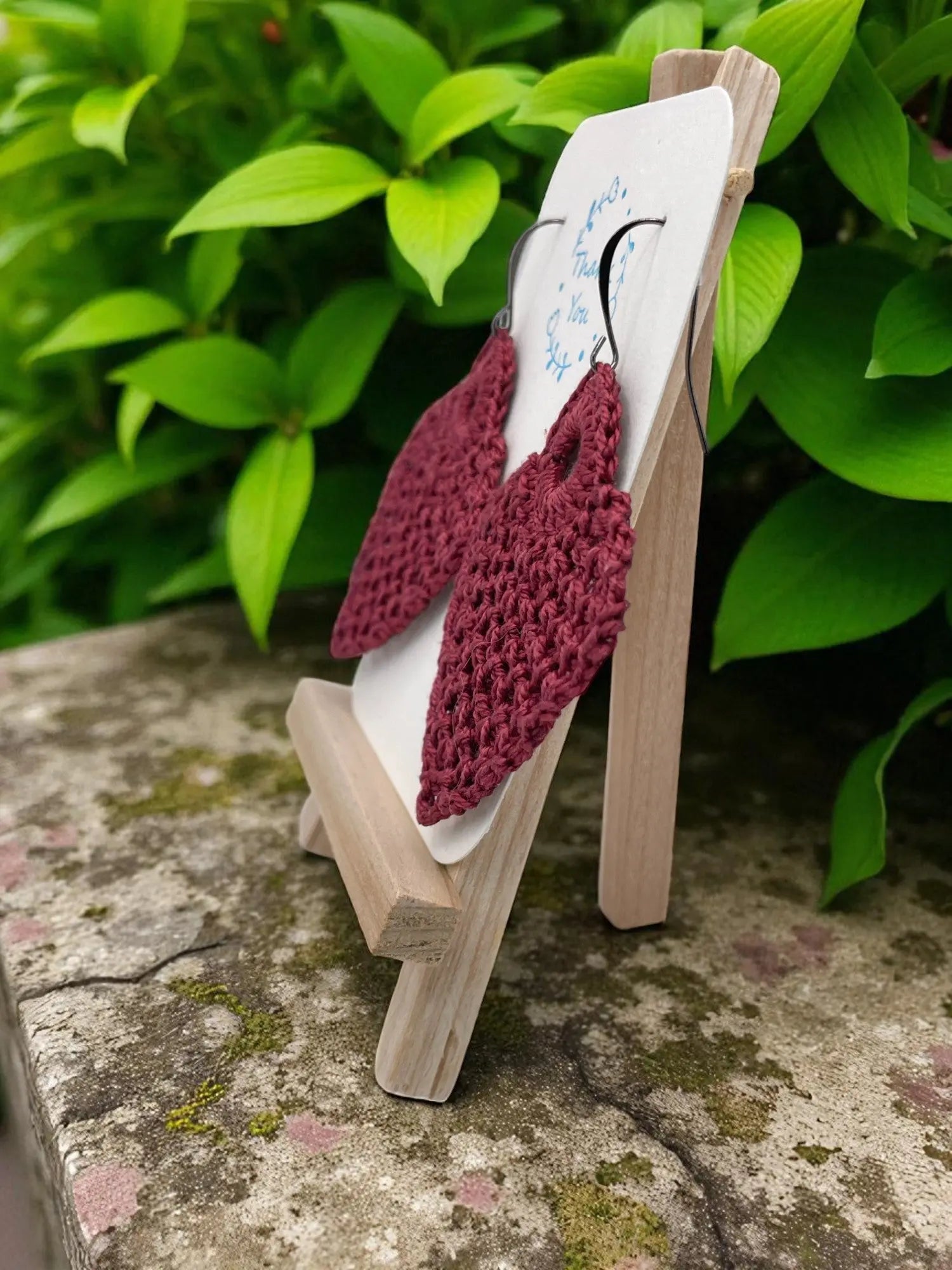 Pineapple in maroon Tangles & Twine