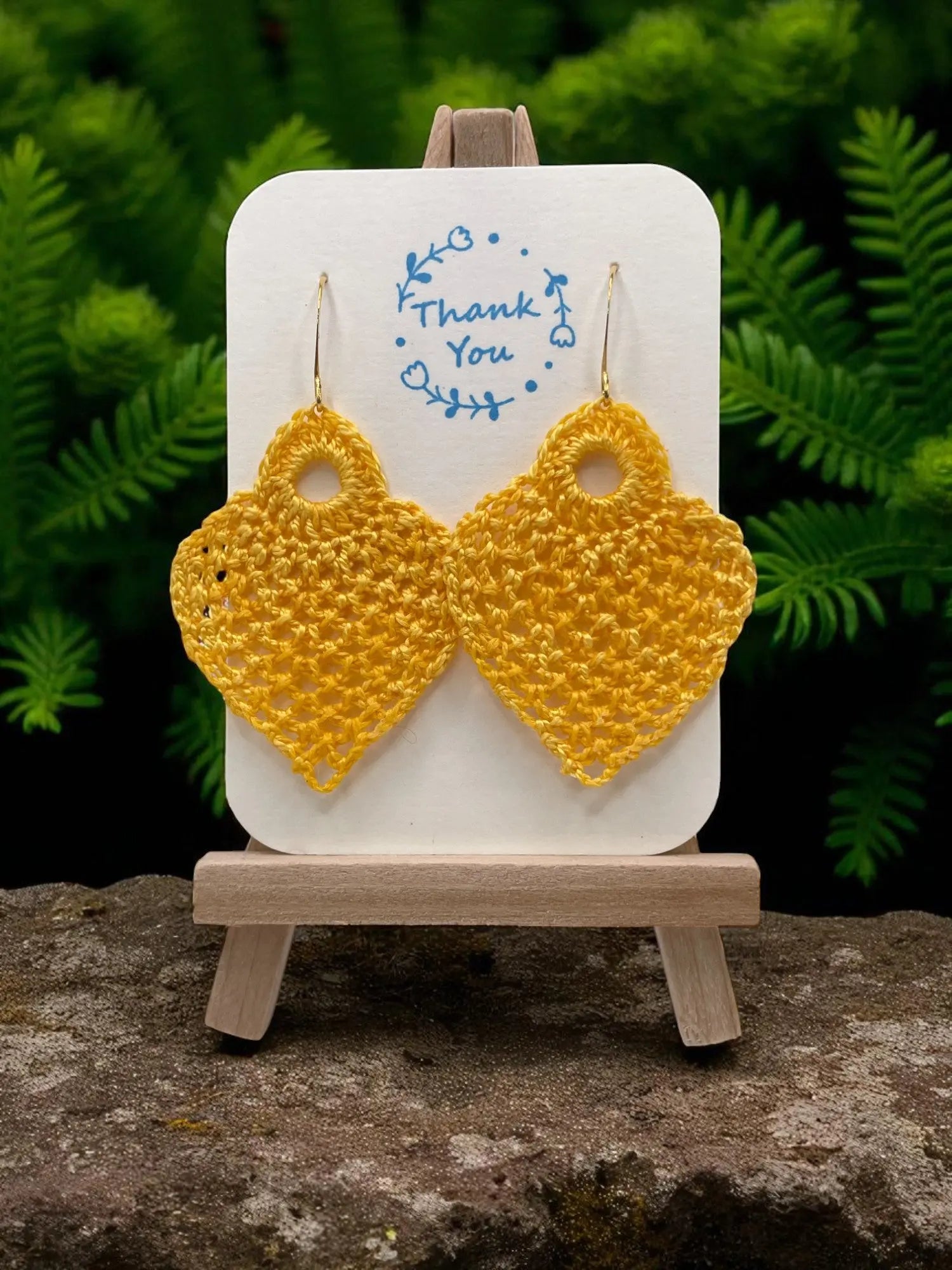 Pineapple in yellow Tangles & Twine