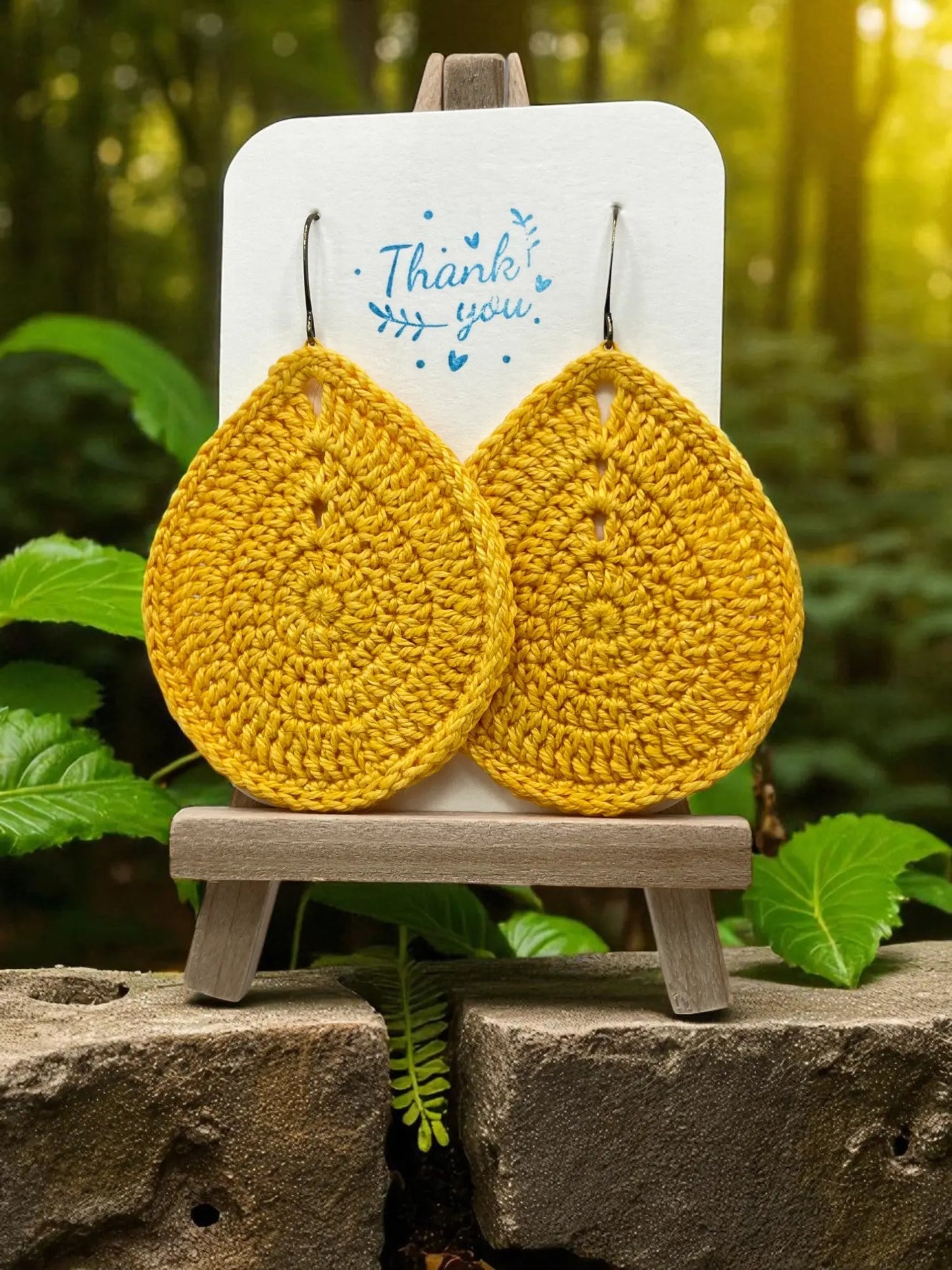 Solid teardrop in yellow (large) Tangles & Twine