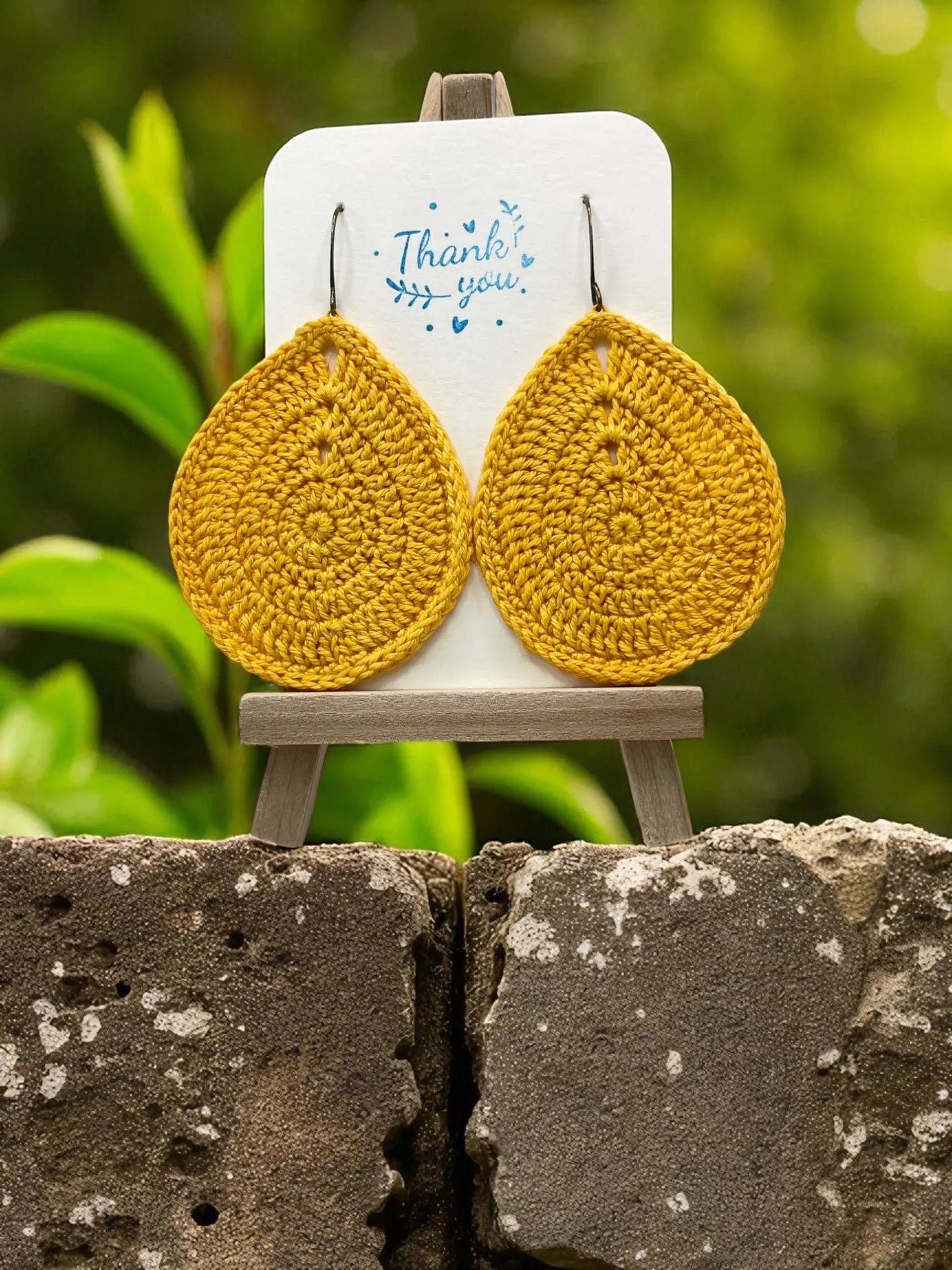 Solid teardrop in yellow (large) Tangles & Twine