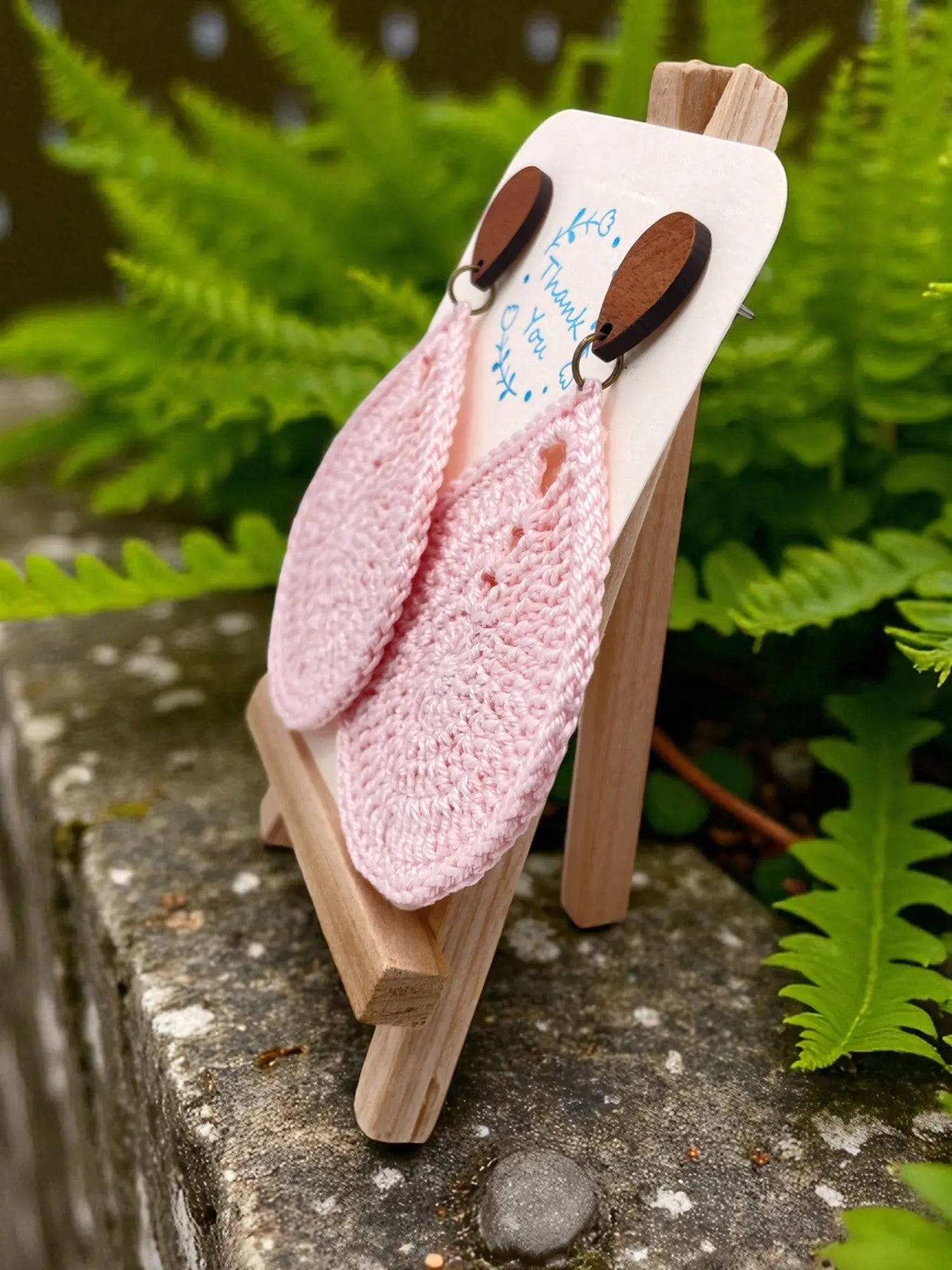 Solid teardrop in pink (large) Tangles & Twine