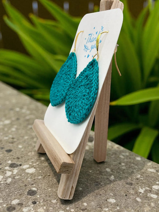 Solid teardrop in teal Tangles & Twine