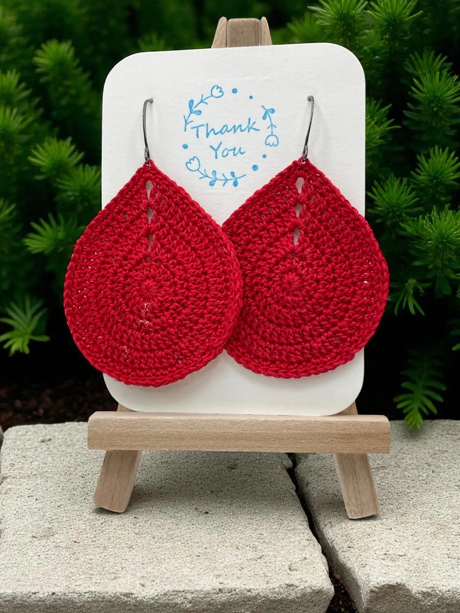 Solid teardrop in red (large) Tangles & Twine