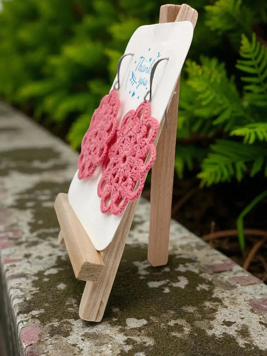 Intricate circle in pink Tangles & Twine