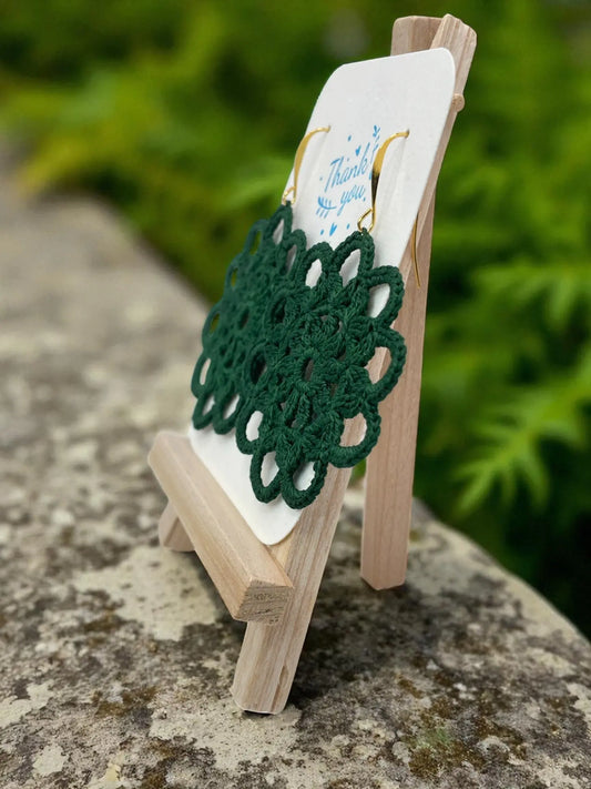 Intricate circle in dark green Tangles & Twine