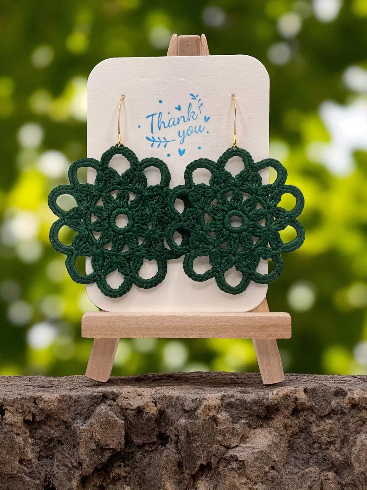 Intricate circle in dark green Tangles & Twine