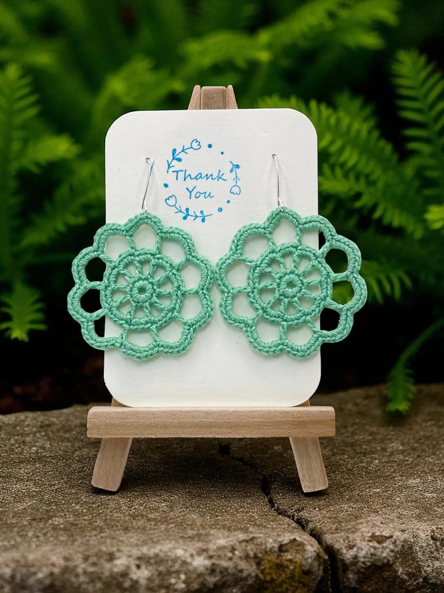 Intricate circle in mint green Tangles & Twine