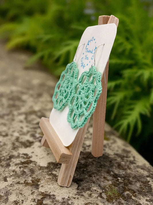 Intricate circle in mint green Tangles & Twine